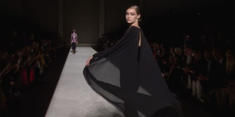 Tom Ford Does Neutral, Glam And Sexy For Spring 2019 NYFW Show
