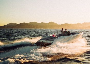 Speed With The New 858 Fantom Air By Frauscher