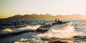 Speed With The New 858 Fantom Air By Frauscher
